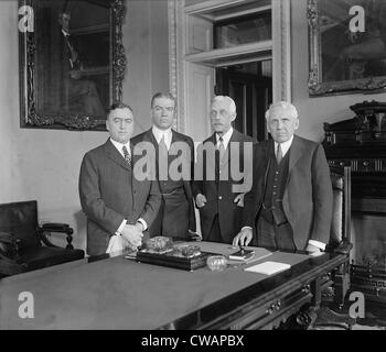 Commission de la dette étrangère a été formé pour recueillir des dettes de la Première Guerre mondiale, d'anciens alliés européens. De gauche à droite sont : Garrard B. Banque D'Images