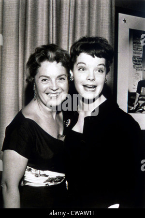 Romy Schneider et sa mère Magda, 1940 © Cleveland State University. Avec la permission de la CSU : Archives / Everett Collection Banque D'Images