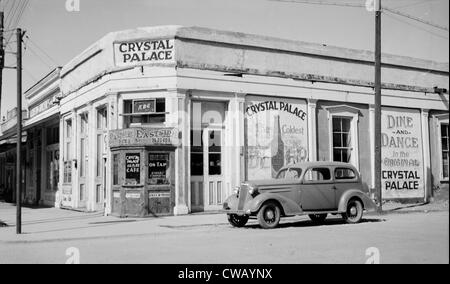 Crystal Palace Saloon, construit en 1878, Allen et la 5e Rue, Tombstone, Cochise Comté (Arizona), vers 1930 Banque D'Images