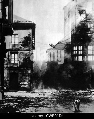 Guerre civile espagnole (1936-1939), la destruction de la ville espagnole de Guernica par les bombardiers allemands, 1937. Banque D'Images