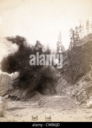 Au milieu de l'air. Un merveilleux blast dans la construction de chemin de fer pour le bois mort. Le territoire du Dakota. photo par John C. Grabill, 1887 Banque D'Images