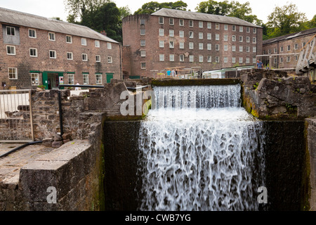 Moulin à eau moulin à Cromford à bâtiments, utilisés pour la filature du coton. Partie de la Derwent Valley Mills Site du patrimoine mondial. Le Derbyshire, Angleterre, RU Banque D'Images