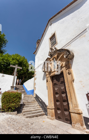 L'église de Misericordia (16ème siècle - Renaissance maniériste /) dans Obidos. Obidos, Portugal. Banque D'Images