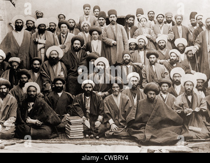 Les religieux islamique est la Perse, ca. 1910. Reza Shah Pahlavi compromise avec les mollahs iraniens lorsqu'ils s'opposaient à son imitation de Banque D'Images