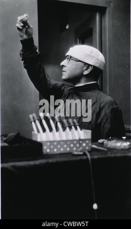 Alexis Carrel (1873-1944), chirurgien français en laboratoire. Il a remporté le Prix Nobel 1912 de physiologie ou médecine, pour son Banque D'Images