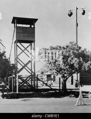 Tour de garde et les lumières à Fresno, Californie, centre de rassemblement, où les Américains ont d'abord été expulsés avant Banque D'Images