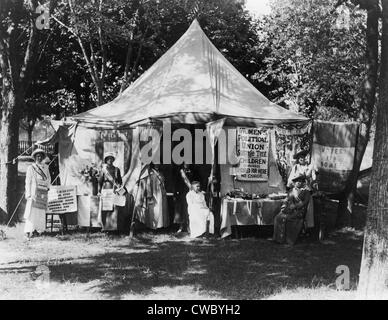 Women's Union politique faisant campagne à l'été de 1914 pour le passage d'un New York State women's suffrage amendement. Ils Banque D'Images