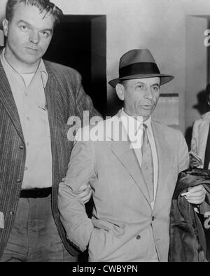 Boss jeu Meyer Lansky (1902-1983), dirigé par un détective pour la réservation sur le vagabondage à 54th Street Station, New police Banque D'Images
