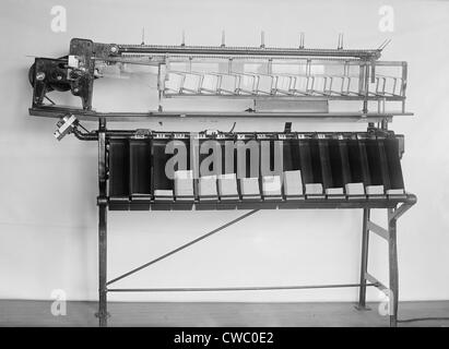 Tabulating Machine utilisée dans le recensement des États-Unis de 1920. C'est un prédécesseur de calculateurs électroniques, et travaillé par Banque D'Images