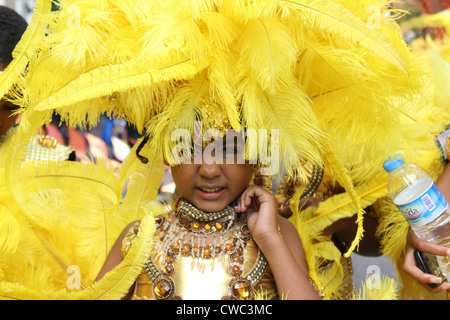 Jeune enfant en costume à Notting Hill Carnival 2011 Annuel Banque D'Images