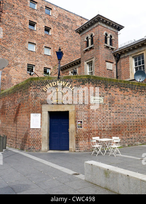 Bridewell est un ancien poste de police, avec l'administration pénitentiaire, maintenant un restaurant sur Campbell Square à Liverpool Merseyside UK Banque D'Images