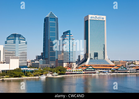 Northbank Riverwalk city park le long de la rivière St-Jean au centre-ville de Jacksonville, FL Banque D'Images