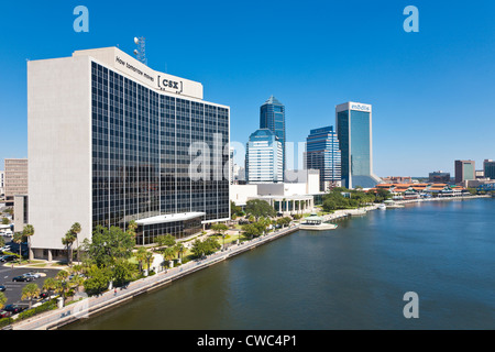 La CSX Transportation Building sur le Riverwalk Northbank au centre-ville de Jacksonville, FL Banque D'Images