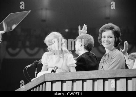 Rosalynn Amy et Jimmy Carter lors de la Convention Nationale Démocratique La ville de New York. Le 15 juillet 1976. Banque D'Images