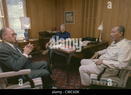 Menahem Begin, Jimmy Carter et Anouar El Sadate rencontrez lors du Sommet de Camp David. Tension entre Begin et Sadate était si grand Banque D'Images