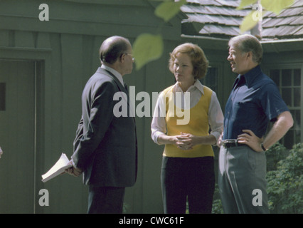 Le Premier Ministre israélien Menahem Begin avec Rosalynn Carter et Jimmy Carter à Camp David. Du 5 au 17 septembre 1978. Banque D'Images