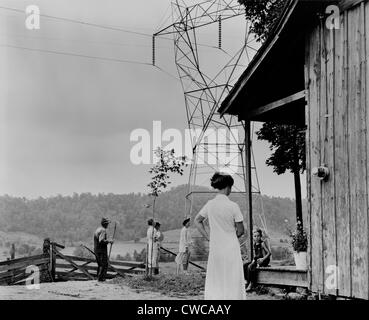 L'électrification rurale dans la vallée du Tennessee. Un compteur a été installé sur le foyer rural pour mesurer l'électricité Banque D'Images