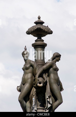 Fontaine d'eau (Fontaine des trois Graces) sur la place de la Bourse, Bourse, Bordeaux, France, Europe Banque D'Images