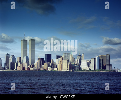 Skyline de Manhattan avant les attaques terroristes du 11 septembre. Photo est prise du New Jersey, avec la rivière Hudson dans le Banque D'Images