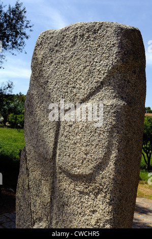 Prehistorc Excavation de Filitosa, Menhir Filitosa V, Corse, France Banque D'Images