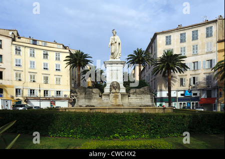 Monument de Napoléon Bonaparte sur la Place Foch à Ajaccio, Corse, France Banque D'Images