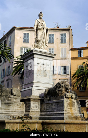 Monument de Napoléon Bonaparte sur la Place Foch à Ajaccio, Corse, France Banque D'Images