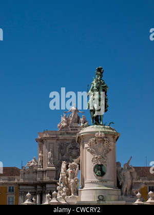 D. Jose je statue équestre en Comercio Square au centre-ville de Lisbonne Banque D'Images
