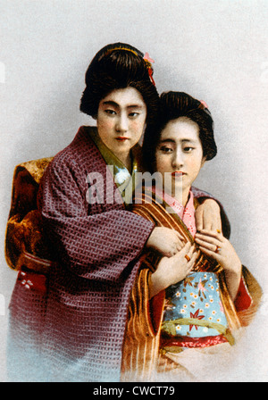 Deux femmes en costume traditionnel japonais, Portrait, 1930, photographie couleur Main Banque D'Images