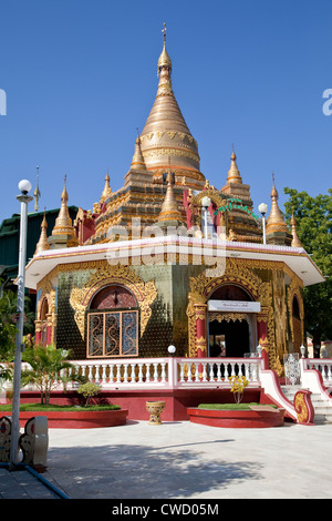 Le Myanmar, Birmanie. Sanctuaire bouddhiste à l'Zayar Thein Gyi Antiq, près de Mandalay. Banque D'Images