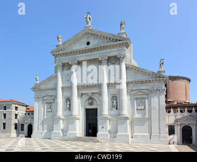 L'église de San Giorgio Maggiore sur l'île San Giorgio, Venise, Italie. Elle : Chiesa di San Giorgio Maggiore Venezia, Italia. Banque D'Images