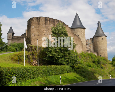 Le célèbre château médiéval à Bourscheid, Luxembourg Banque D'Images