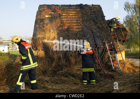 Chaume et les pompiers, les Banque D'Images