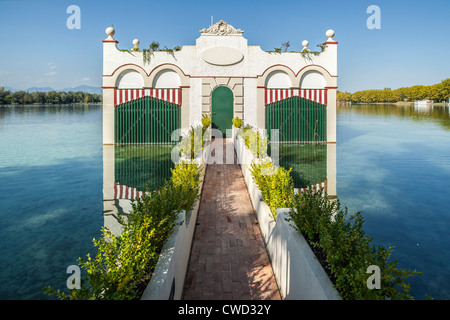 Banyoles, Catalogne, Espagne.maison typique sur le lac. Banque D'Images