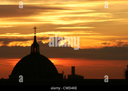 Cathédrale de Berlin en contre-jour Banque D'Images