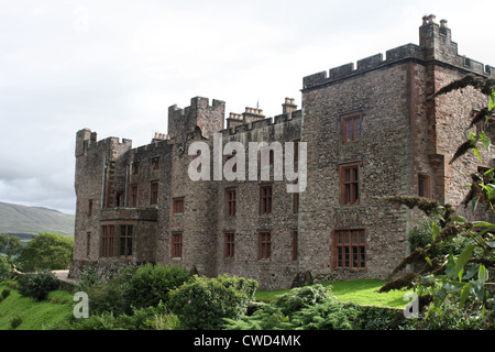 Château de Muncaster et terrains dans la région de Lake district Banque D'Images