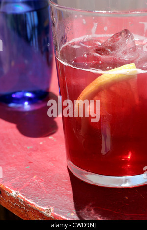 Boisson glacée au soleil Banque D'Images