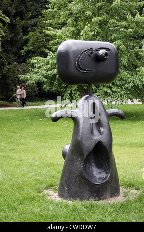 Baden-Baden, sculpture en bronze, femme-sur Museum Frieder Burda Banque D'Images