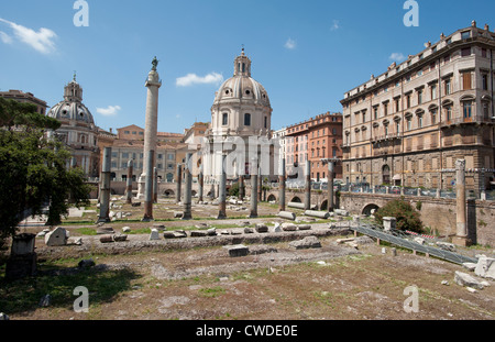 Piliers à la basilique Ulpia au Forum Traiano Rome Italie Banque D'Images