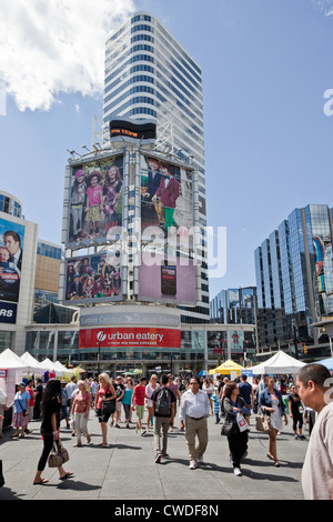 Festival de divertissement et on Yonge & Dundas Square dans le centre-ville de Toronto, Ontario;Canada Banque D'Images