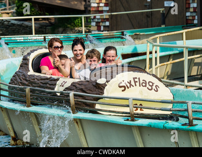 Scierie Log Flume, Grande Aventure, Six Flags, New Jersey, USA Banque D'Images