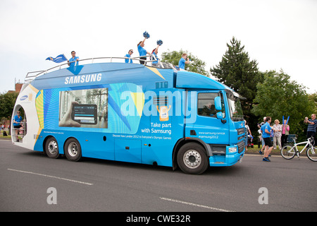 Flotteur Samsung au cours de relais du flambeau olympique à Great Yarmouth Banque D'Images