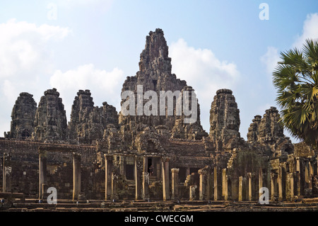 Vue horizontale de la fascinante visages du Bayon temple à Siem Reap. Banque D'Images