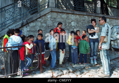 Classe de maternelle lors d'un voyage à la vieille ville de Plovdiv, Bulgarie Banque D'Images