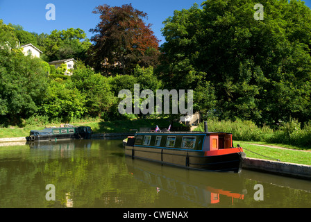 Bateaux étroits sur Kennet and Avon Canal Dundas près de Bath en Angleterre Somerset Banque D'Images