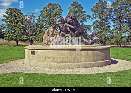 Sculpture montrant l'attaque contre le Dr Livingstone par un lion à la David Livingstone Centre Blantyre Ecosse Banque D'Images