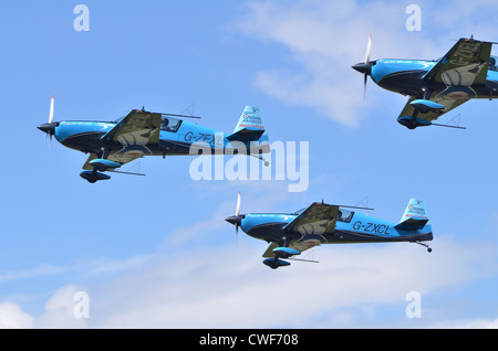 L'équipe de voltige des lames, Royal Air Forces Association, qui décolle de Farnborough International Airshow 2012 Banque D'Images