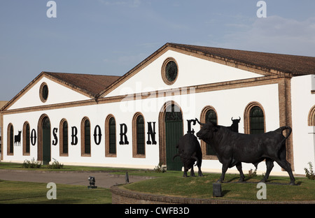 Osborne Sherry Bodega à El Puerto de Santa Maria, Andalousie Espagne Banque D'Images