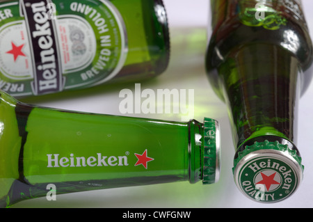 Bouteille de bière Heineken Banque D'Images