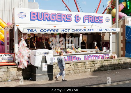 Whitby - Yorkshire du nord un hamburger et chip stand pendant la Régate Banque D'Images