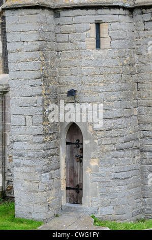 Porte dans la tour de l'église St. Andrews Burnham-On-Sea. La fin du 14e siècle ou 15e siècle. Banque D'Images